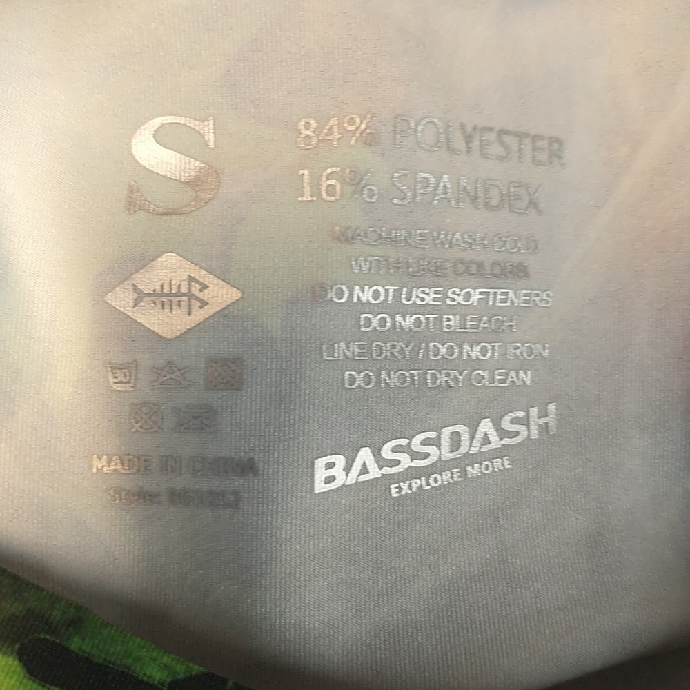 Bassdash Men Small Performance Fishing Shirt Camo Long Sleeve UPF 50+ NWT BG1253 - Picture 10 of 12